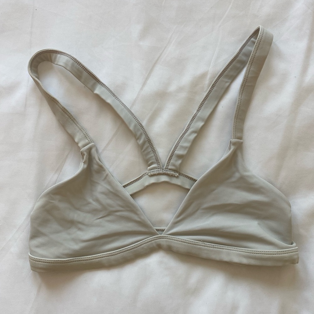 Mikoh Honolulu Bikini Top in Stone (M)